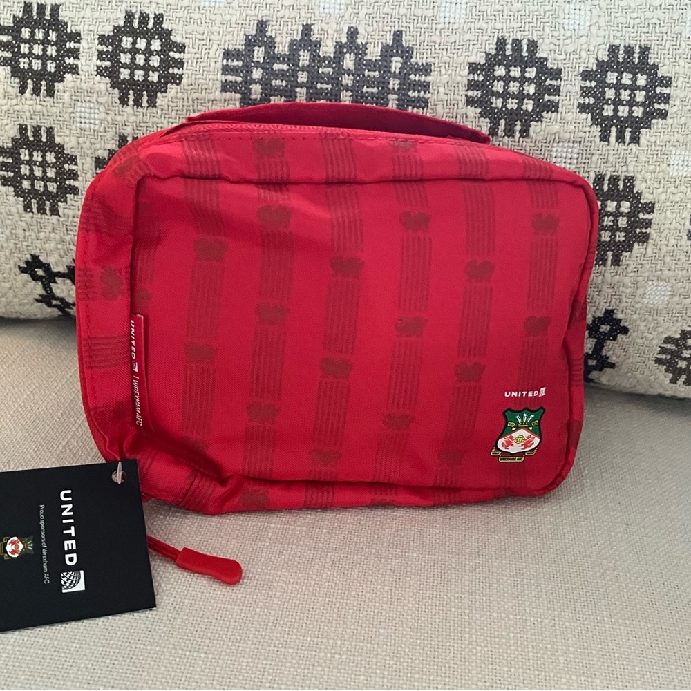NWT United Airline with Wrexham AFC Polaris Toiletry bag - red